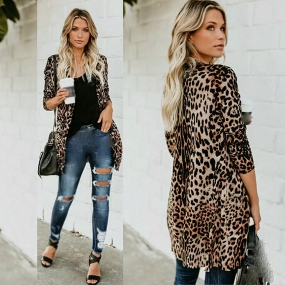 Tops - 🔥1 large left! 🎉HP x 3🎉Leopard Print Cardigan